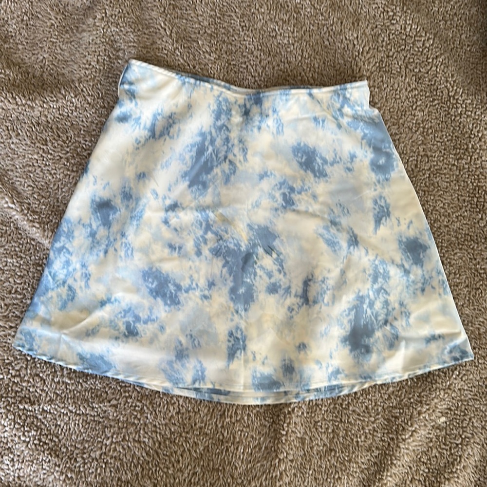 Cloud print mini skirt